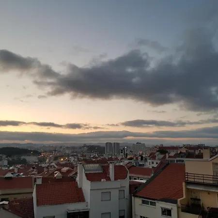 Sunny By Local Apartment Lisbon